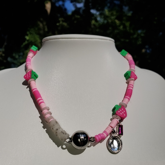 Cyber strawberry - Picture 2 of 2